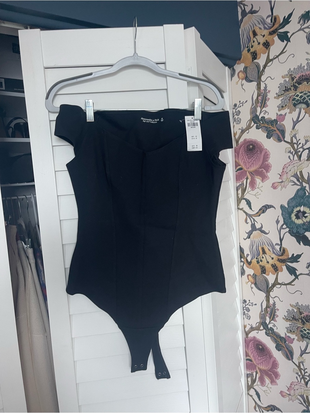 Abercrombie & Fitch Black Off-Shoulder Bodysuit